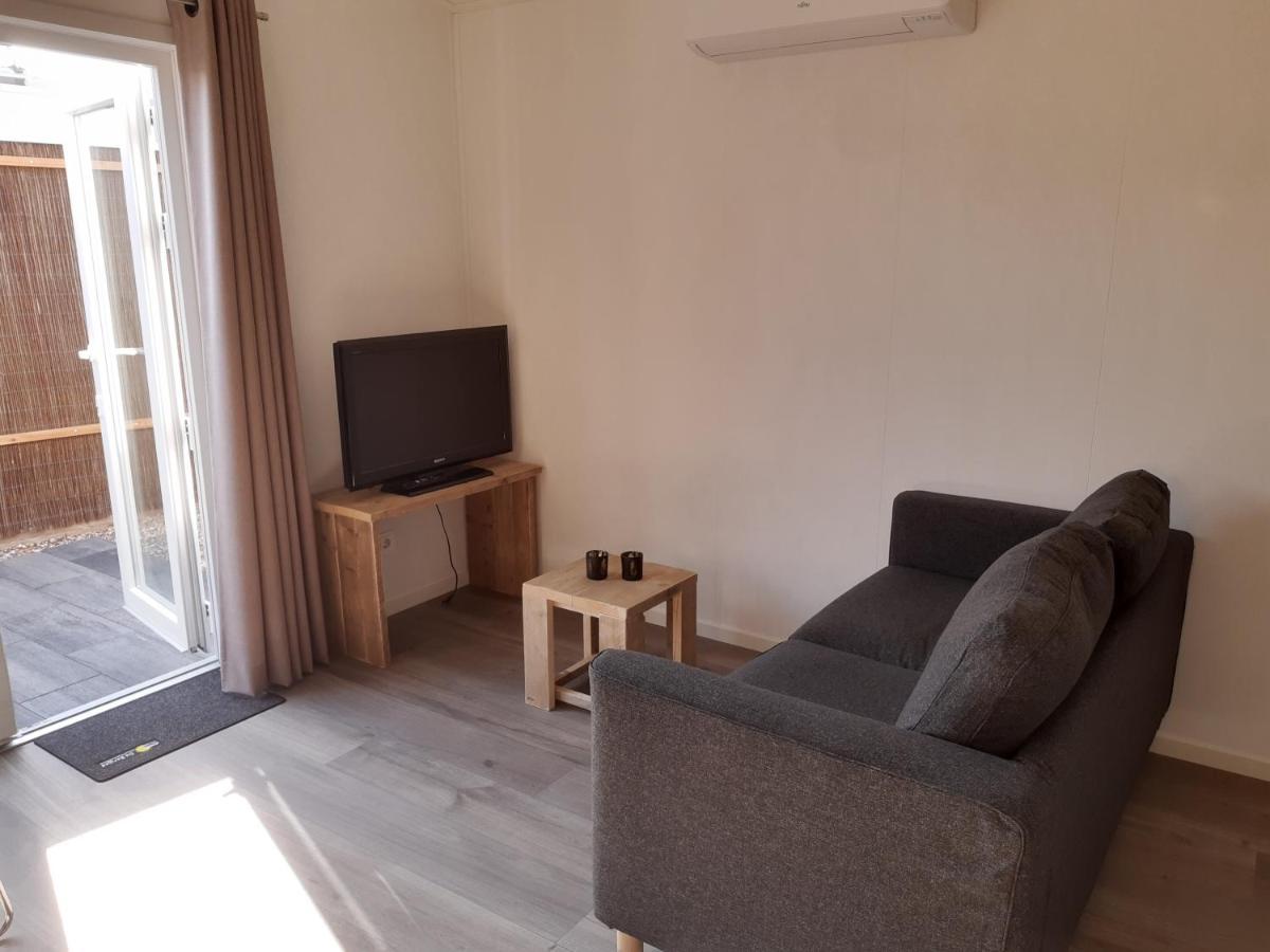 Vakantiechalet Huisje Onder De Toren Oostkapelle Eksteriør billede